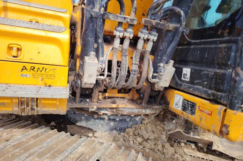 OmecoHub - Immagine JCB 220X L4F